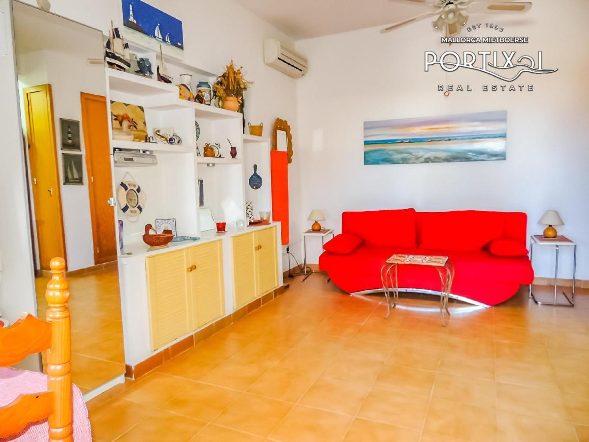 Casa de pueblo con muchas posibilidades en 1 línea de mar