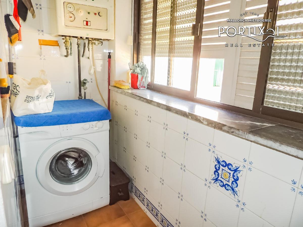Casa de pueblo con muchas posibilidades en 1 línea de mar