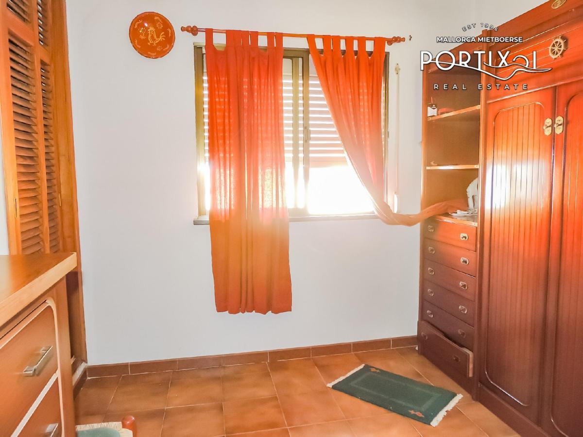 Casa de pueblo con muchas posibilidades en 1 línea de mar