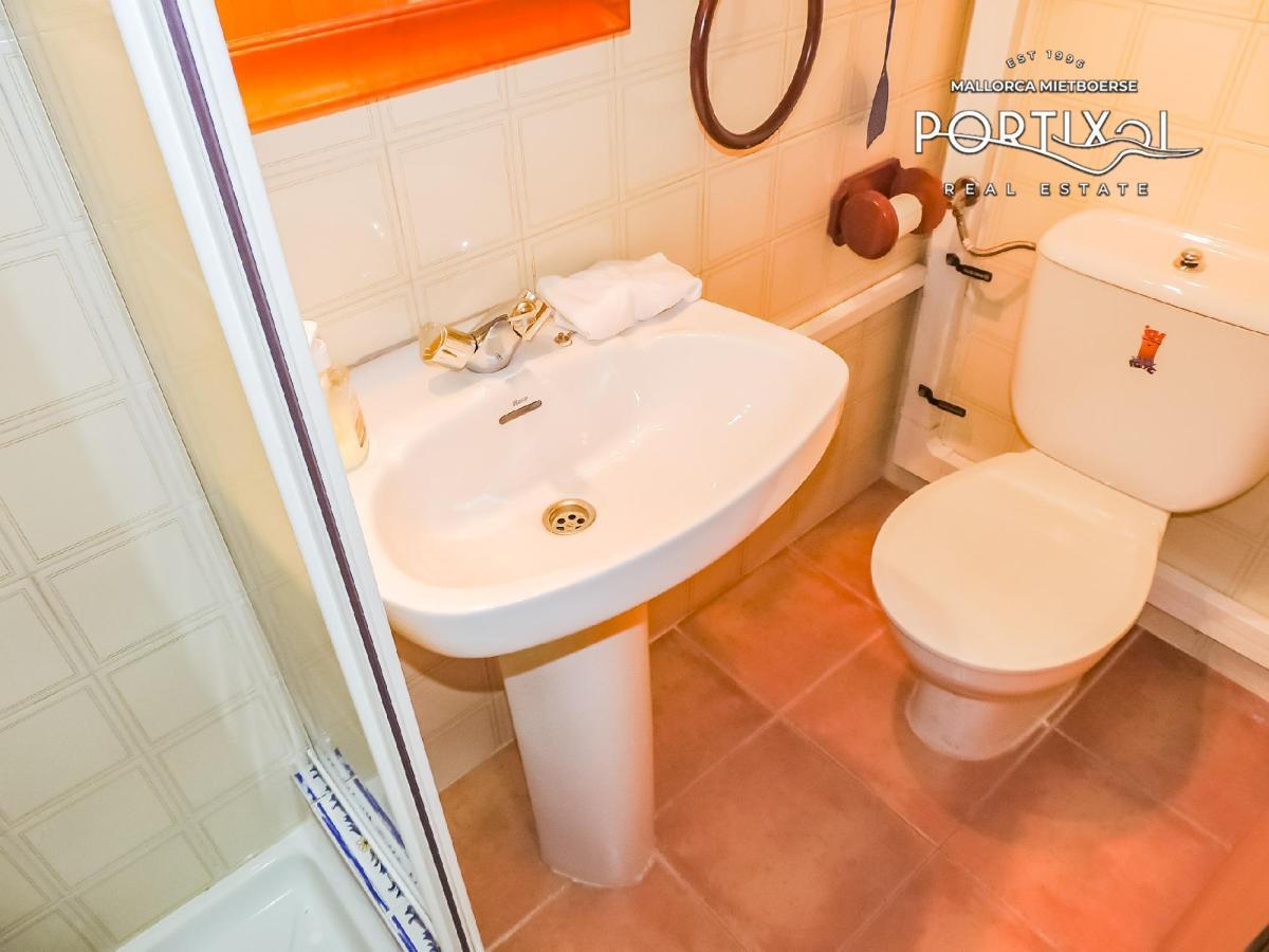 Casa de pueblo con muchas posibilidades en 1 línea de mar