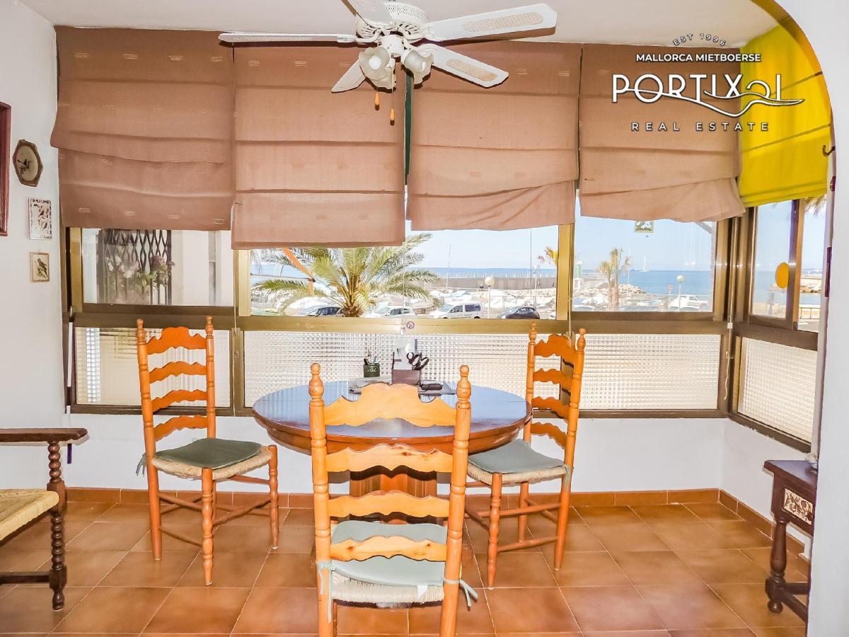 Casa de pueblo con muchas posibilidades en 1 línea de mar