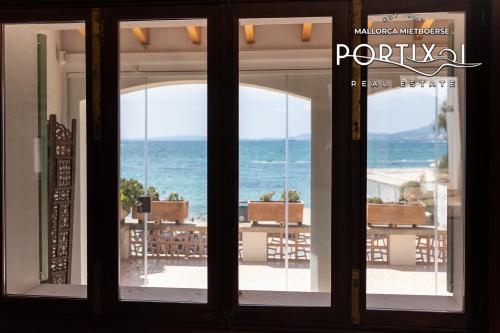 Chalet de ensueño en primera línea de mar en Ciudad Jardín