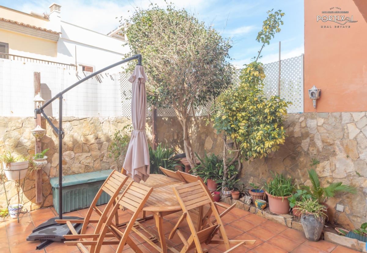 Amplio chalet adosado en venta en el Molinar
