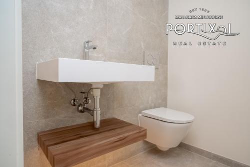 En venta casa adosada en Portixol