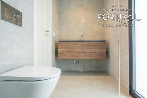 En venta casa adosada en Portixol