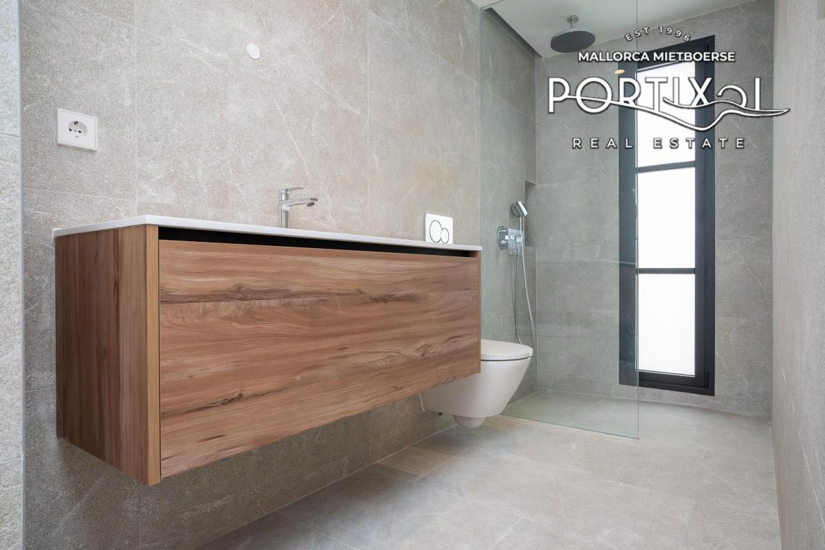 En venta casa adosada en Portixol
