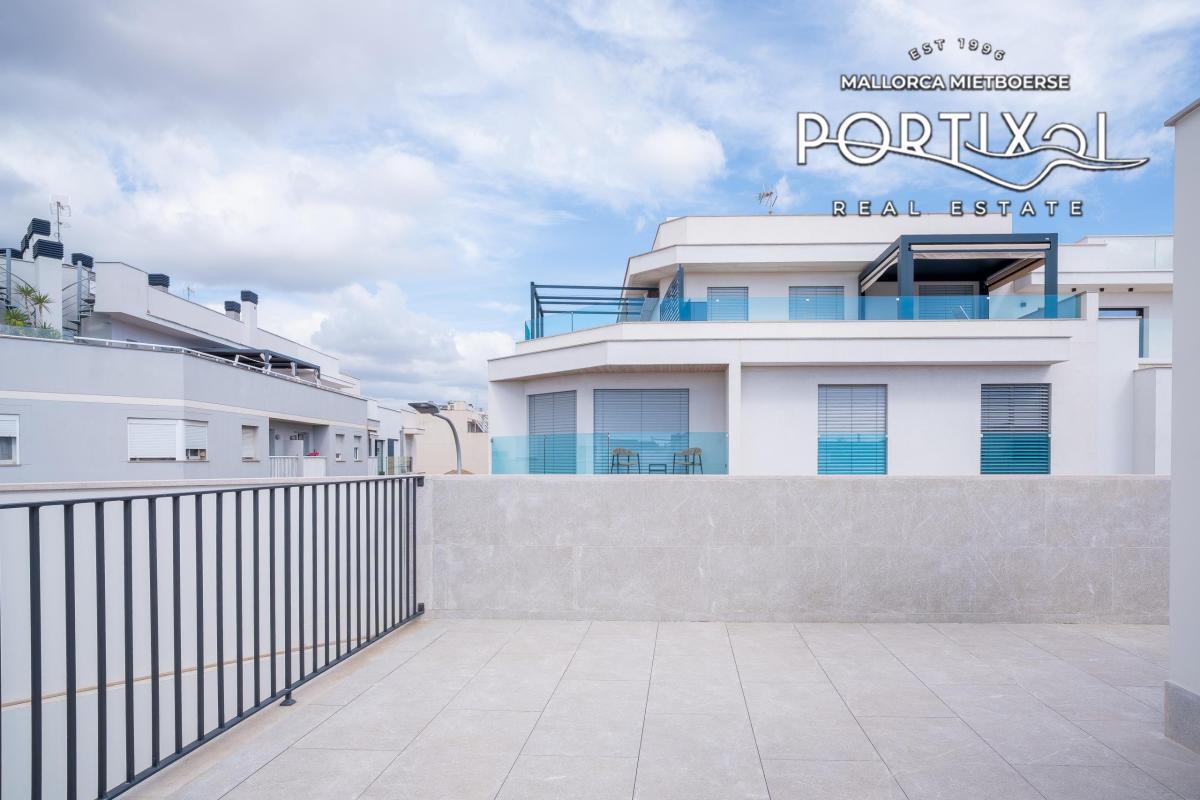 En venta casa adosada en Portixol